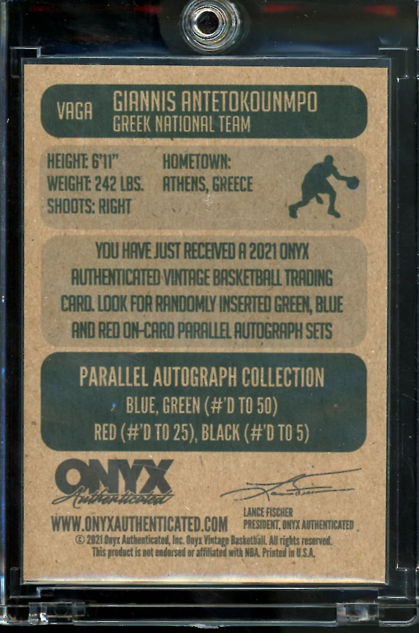 2021 Onyx Vintage Giannis Antetokounmpo Auto Bucks - Image 2