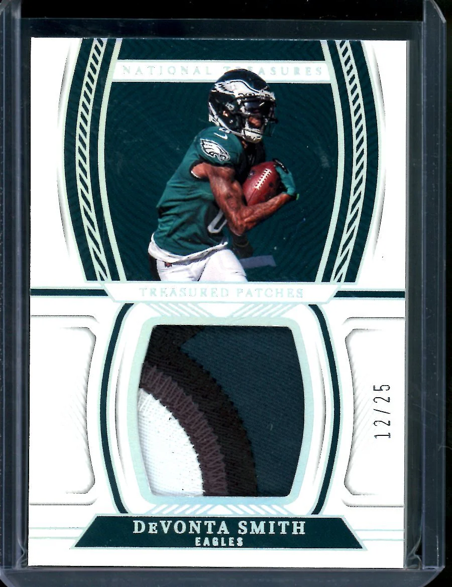 2022 Panini National Treasures DeVonta Smith Treasured Patch /25 Eagles