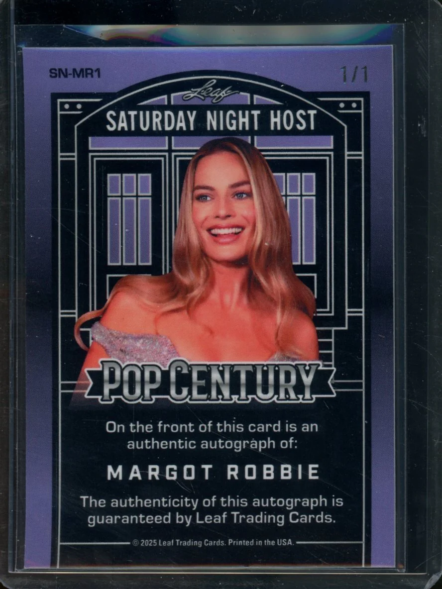 2025 Leaf Pop Century Margot Robbie Saturday Night Host Auto Pink Shimmer 1/1 - Image 2