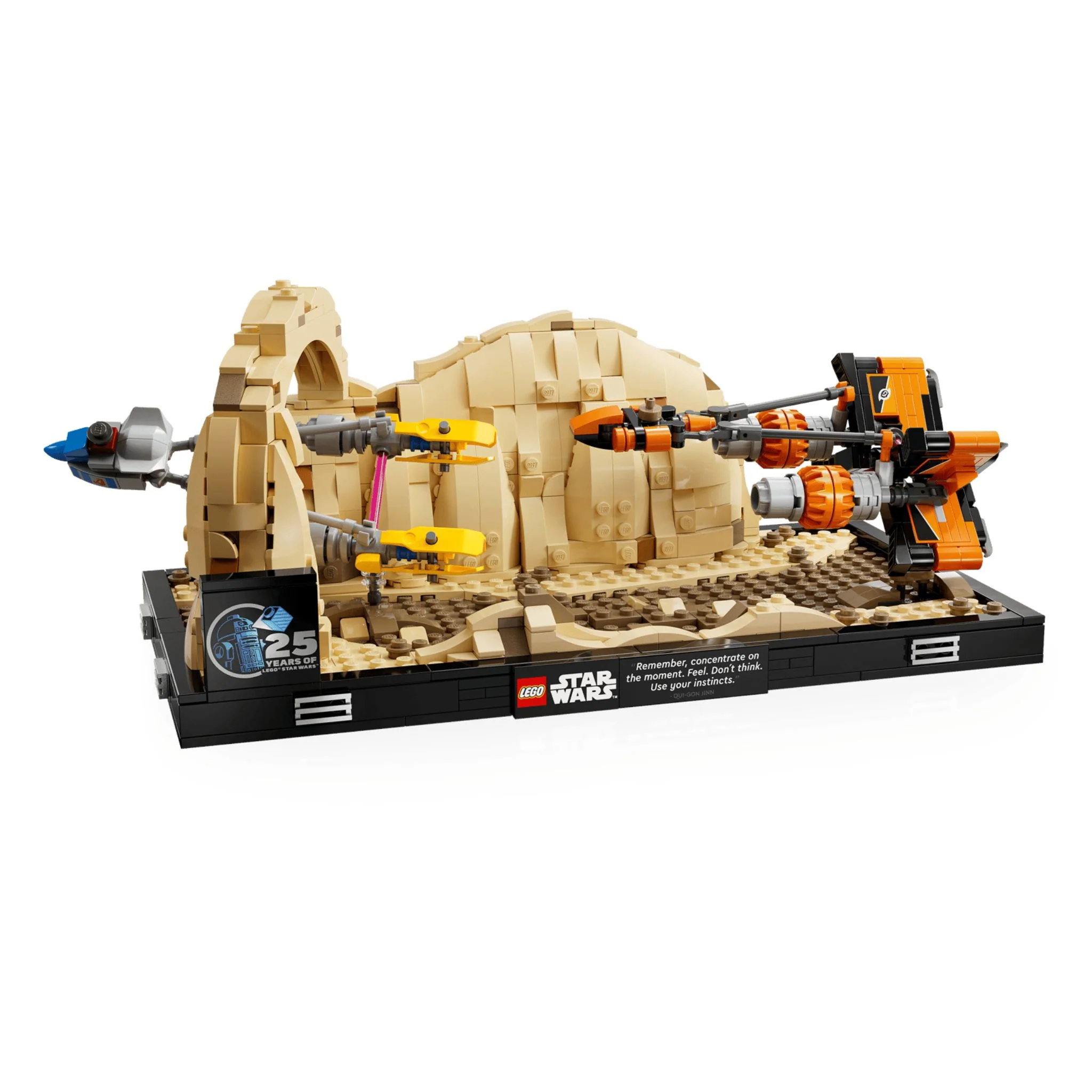 LEGO Star Wars Mos Espa Podrace Diorama - Image 2